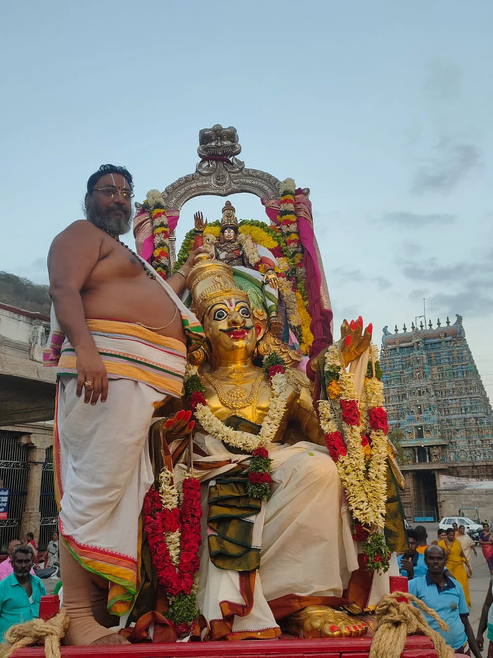 அம்பி பட்டர், கருட வாகனத்தில் கள்ளழகர்