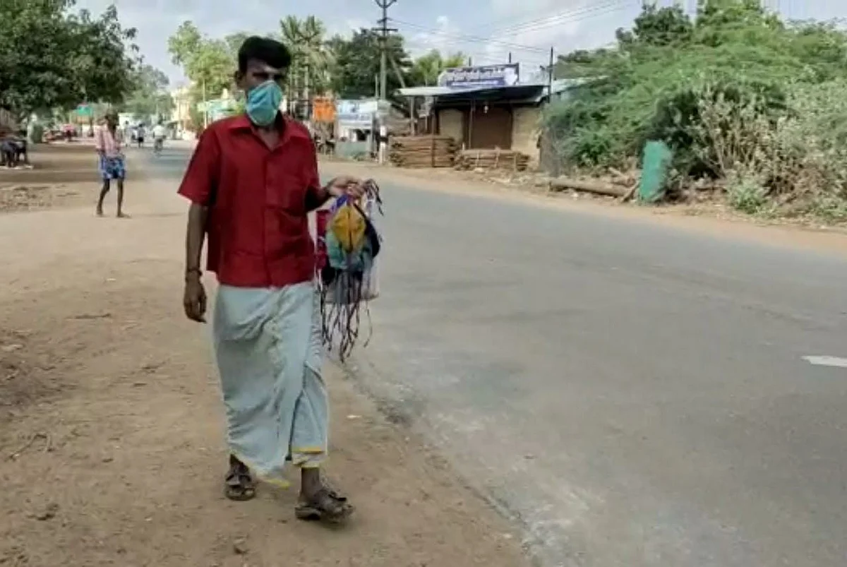 மாஸ்க் விற்கும் சக்திவேல்