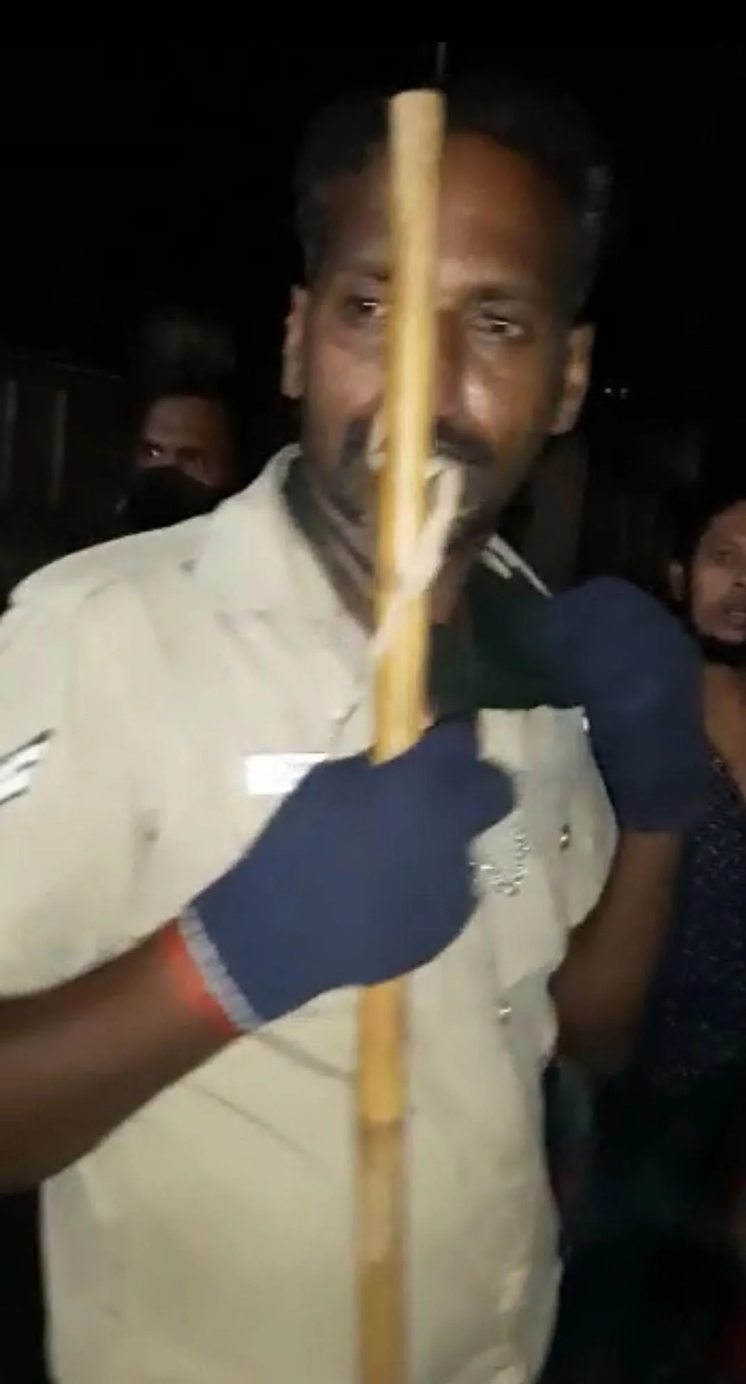 தாக்குதல் நடத்தியவர்