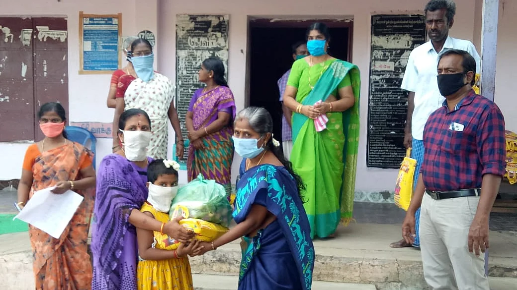 அரசுப் பள்ளி ஆசிரியர்கள்