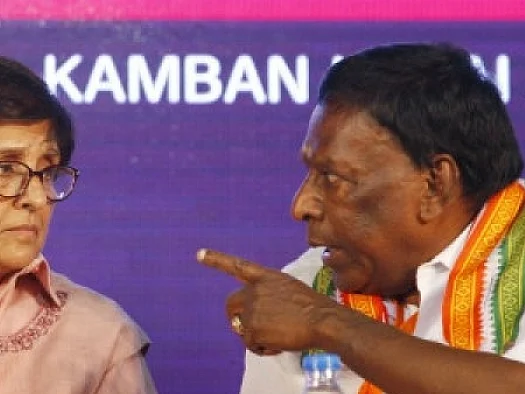 `இனியும் நான் பேசாமல் இருந்தால் சரிவராது!’ - கிரண் பேடிக்கு எதிராகக் கொந்தளித்த நாராயணசாமி
