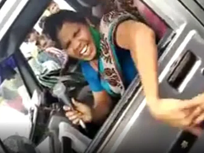 `கால கீழ வச்சா வெட்டிடுவேன்’ன்னாங்க; அதான் பேசுனேன்! - சர்ச்சையில் பெரம்பலூர் வட்டாட்சியர்