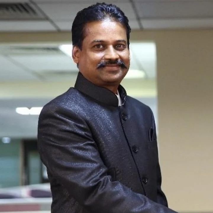 சுங்கத்துறை உதவி ஆணையர் வெங்கடேஷ்பாபு