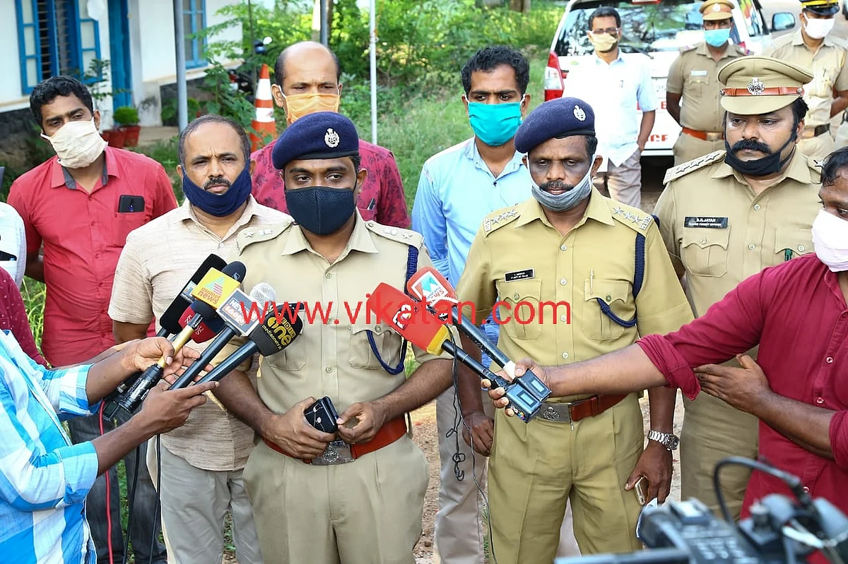 விசாரணை நடத்திய போலீஸார்