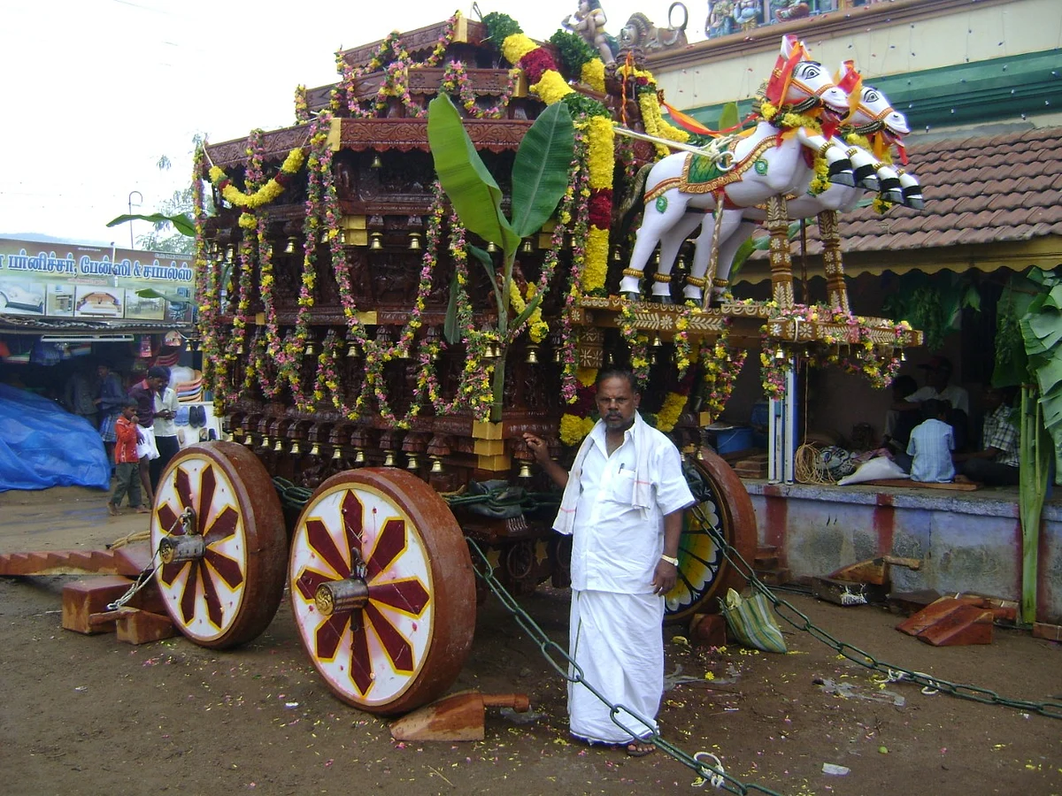 அரும்பாவூர் மரச்சிற்பம்