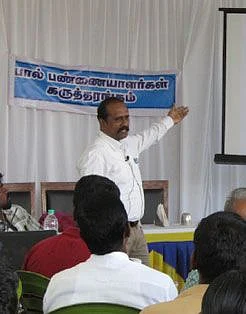 பேராசிரியர் குமாரவேல்