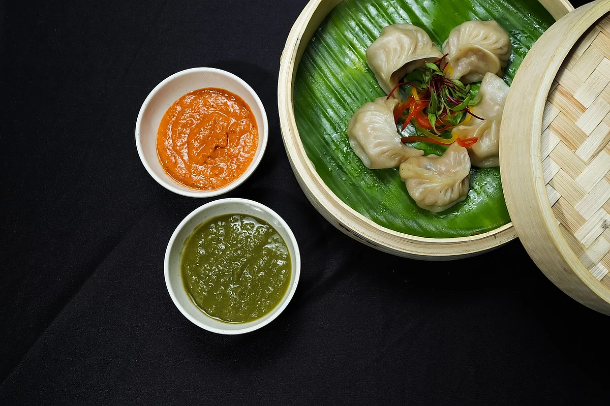 Momos