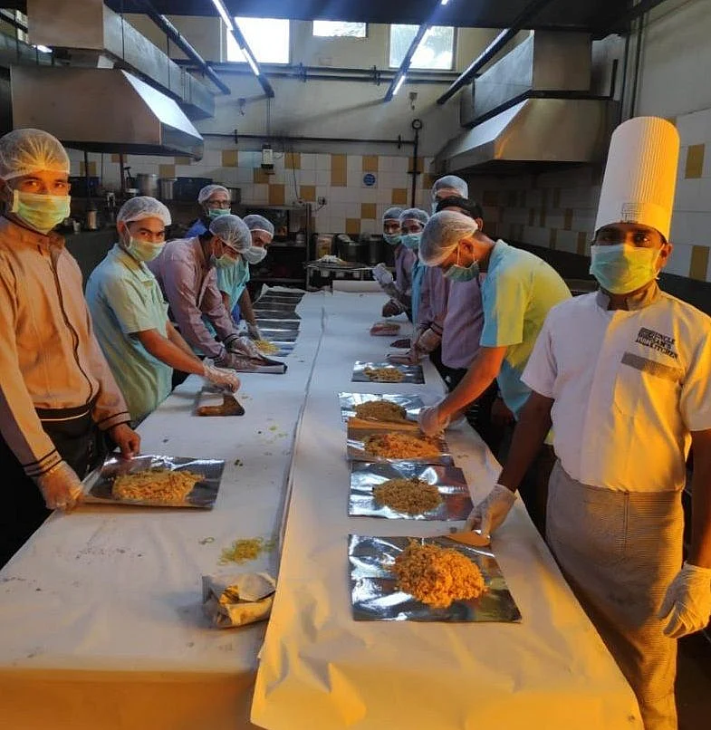 உணவு தயாரிக்கும் பணி