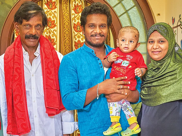 இந்து, இஸ்லாமியர், கிறிஸ்துவர் -
ஓர் ஆச்சர்ய குடும்பம்!