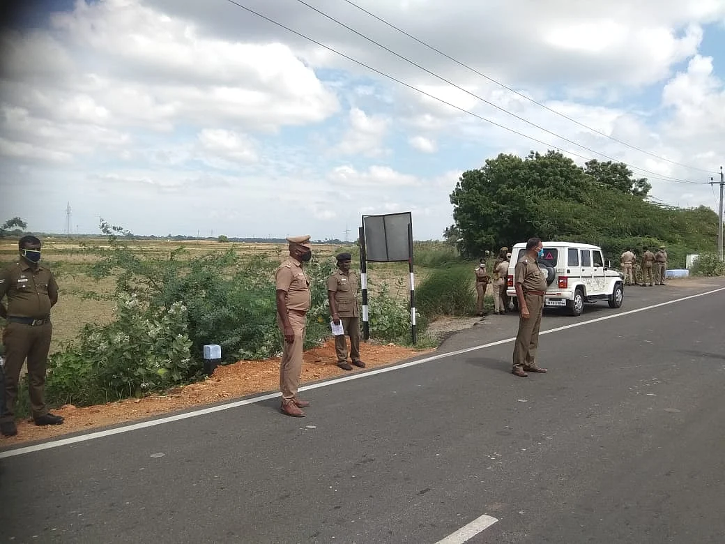 போலீஸார் பாதுகாப்பு