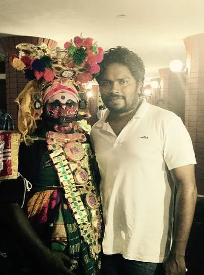 கலை இயக்குநர் ராமலிங்கம் தெருக்கூத்து தோற்றத்தில் பா.இரஞ்சித்துடன்...