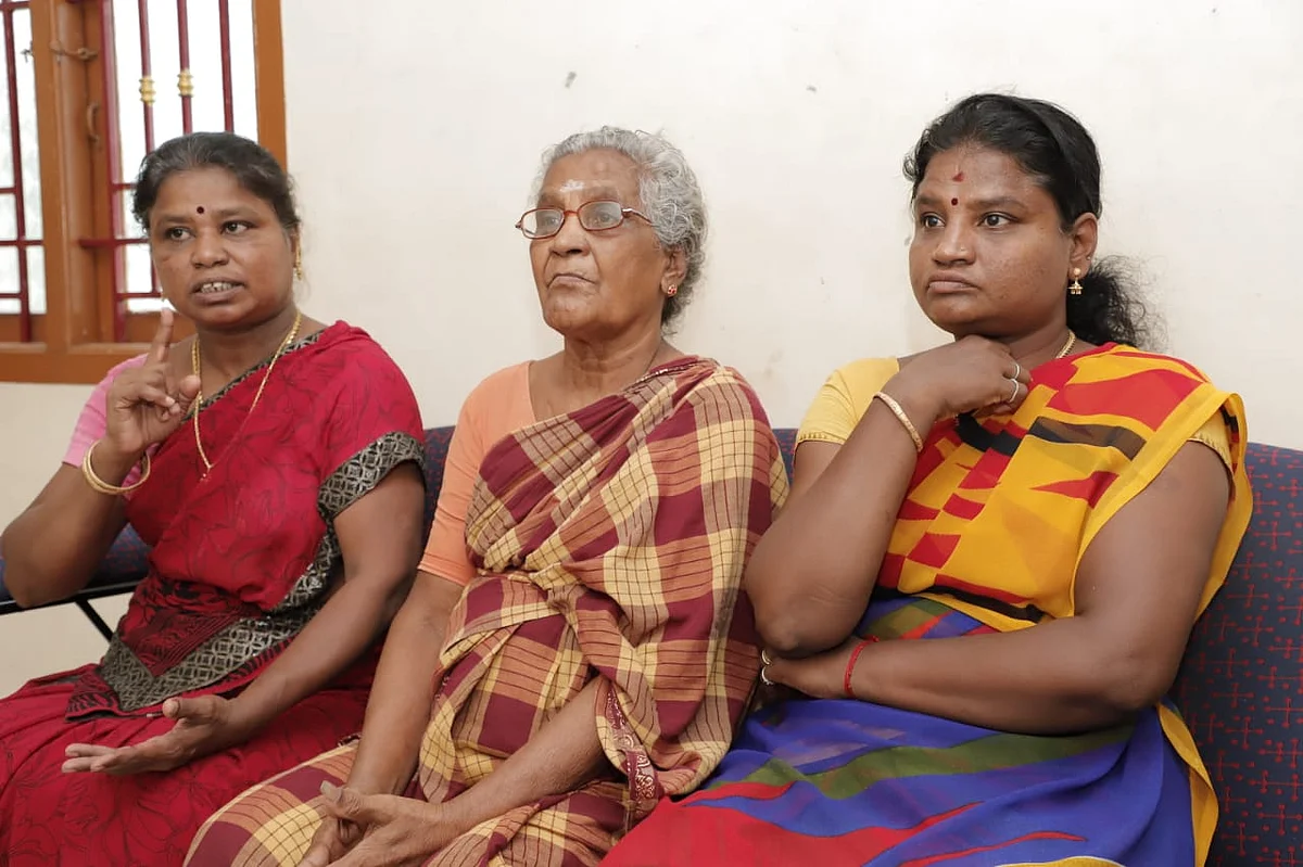 மகள்களுடன் செல்லம்மாள்