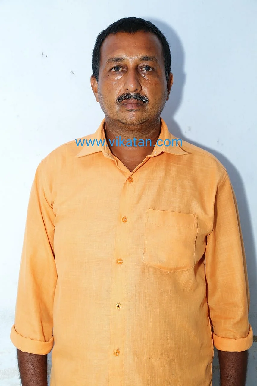 பாம்பு பிடிக்கும் சுரேஷ்