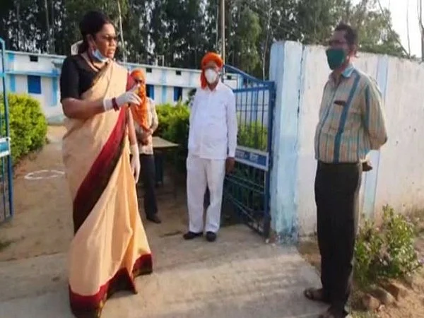 அமைச்சர் ரேணுகா சிங்