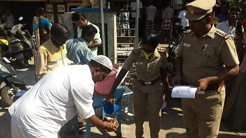 காவல்துறையினர்