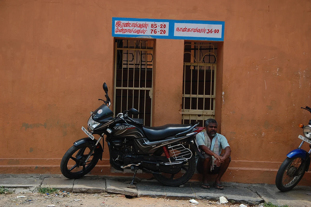 ஊரடங்கினால் மூடப்பட்டிருக்கும் திரையரங்கு