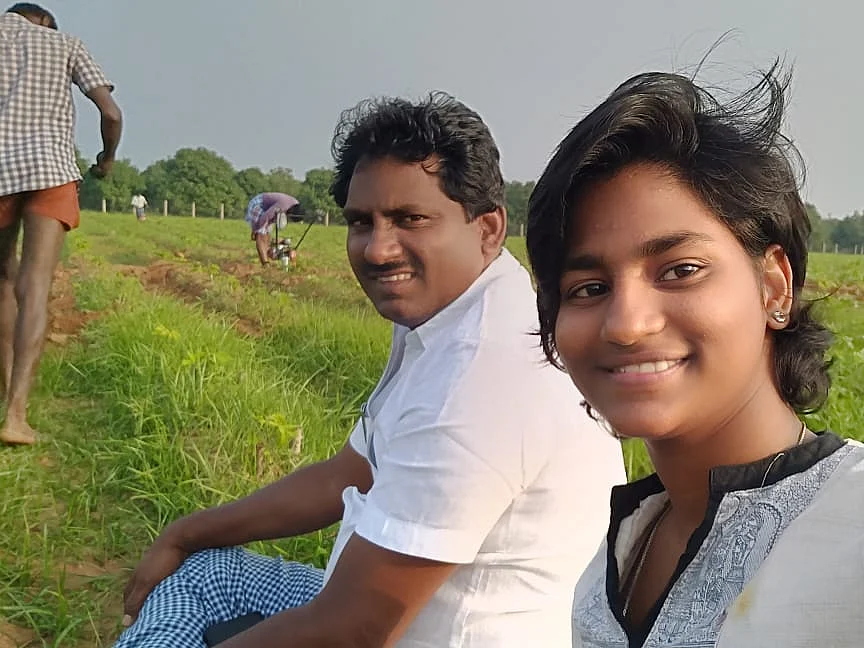 ``தெய்வமா மதிச்ச மாடுங்க; விற்க மனசு வரலை... தானமா கொடுத்திட்டேன்!" - 150 மாடுகளை தானம் தந்த விவசாயி