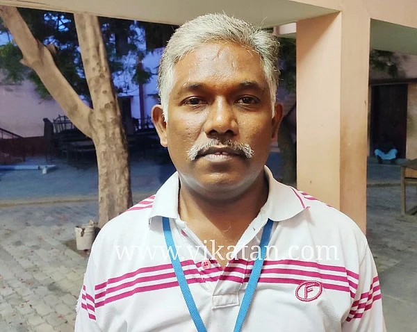 ஆதரவற்றோர் முகாம் பொறுப்பாளர் சரவணன்
