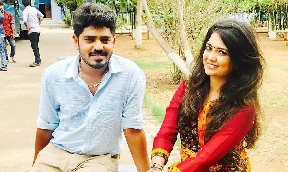 ‘பகல் நிலவு'