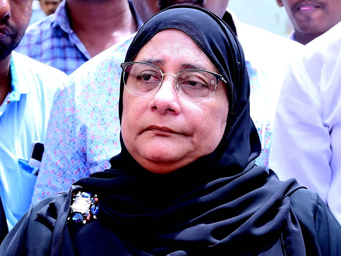 அமைப்புசாரா தொழில்களில் தமிழர்களுக்கு வேலையில்லையா... ஆர்வமில்லையா?!- பெ.மணியரசன் vs நிலோஃபர் கபில்