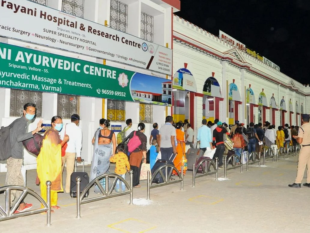 `சிறப்பு ரயில்; உற்சாகத்தில் 9,000 பேர்!’ -வெளிமாநில நெருக்கடியைச் சமாளிக்கும் வேலூர்