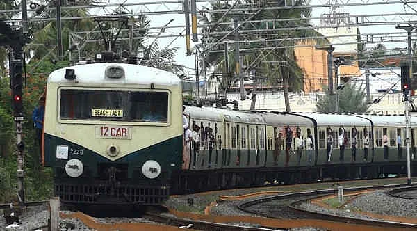 ரயில் போக்குவரத்து