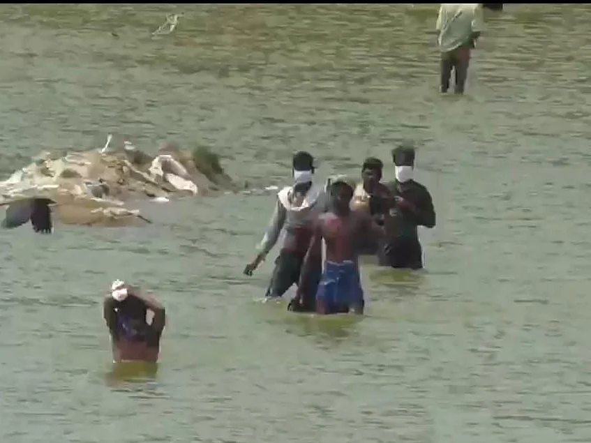 `பாண்டிச்சேரி மதுபானம் போல வருமா?' - கடலூரில் விபரீதப் பயணம் மேற்கொள்ளும் குடிமகன்கள்