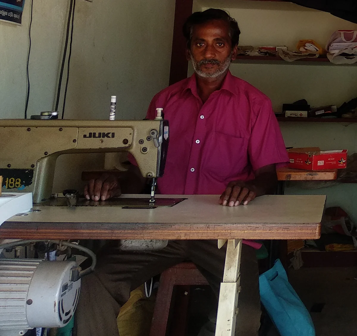 தையல் தொழிலாளர் குமார்