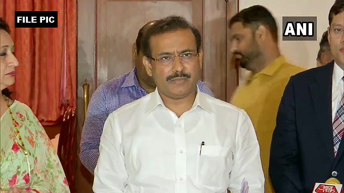 மகாராஷ்டிரா சுகாதாரத்துறை அமைச்சர் ராஜேஷ் டோப்