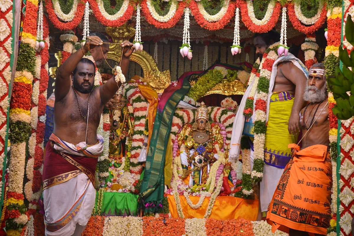 எளிமையாக நடந்த மீனாட்சி கல்யாணம் 2020