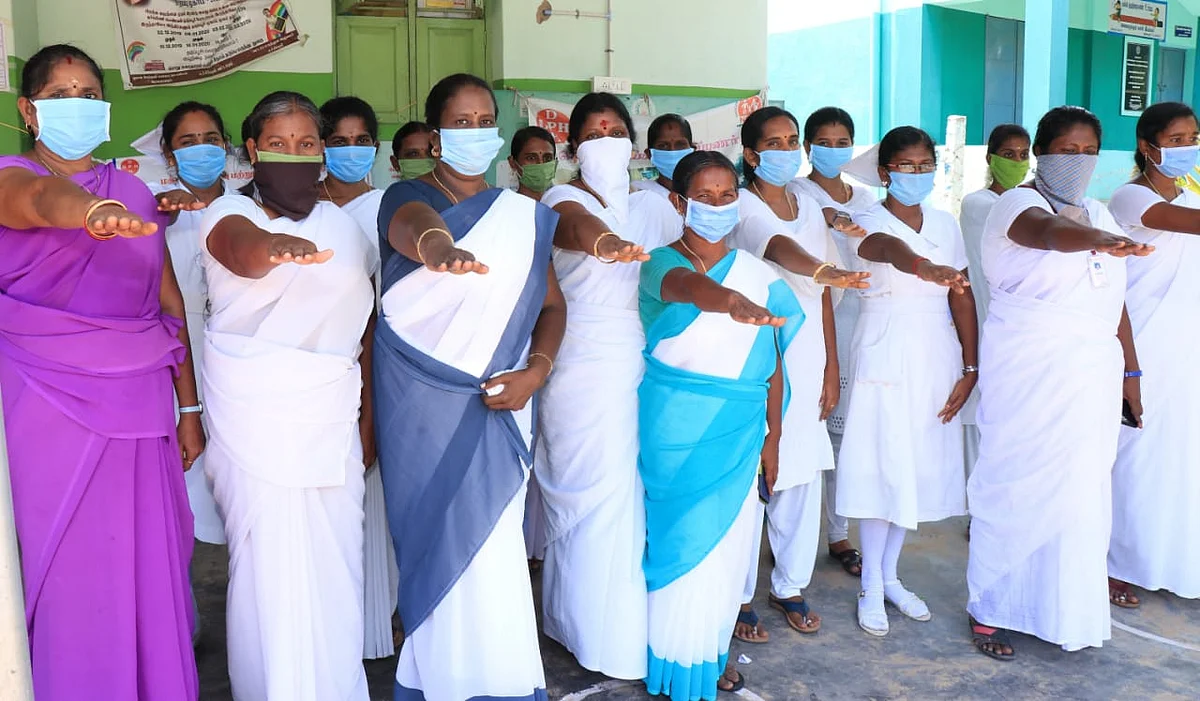 சர்வதேச செவிலியர் தினம்.உறுதி மொழி ஏற்ற செவிலியர்கள்