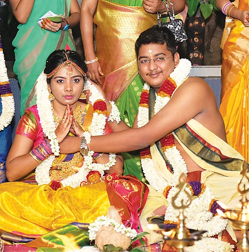 லாக் டெளன் திருமணங்கள்
எப்படி? இப்படி!