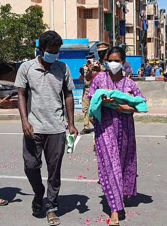 குழந்தையுடன் கலாவதி