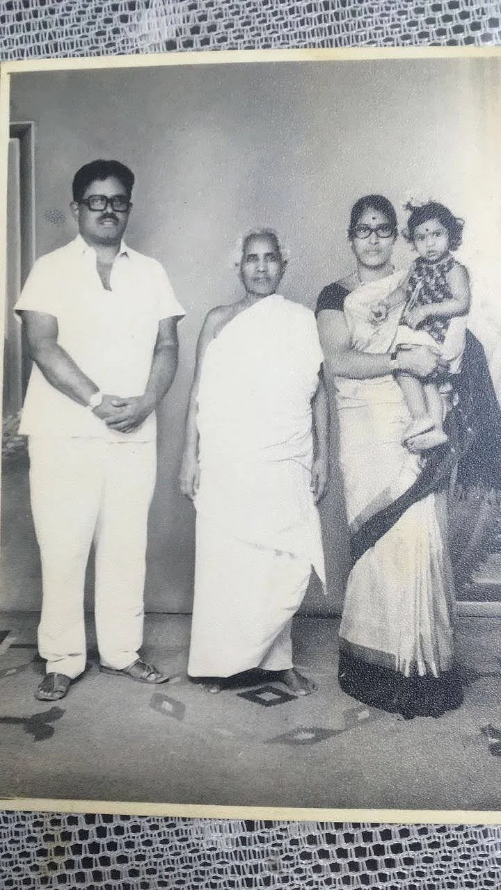 கணவர், மாமியார், மகளுடன் பகவதி