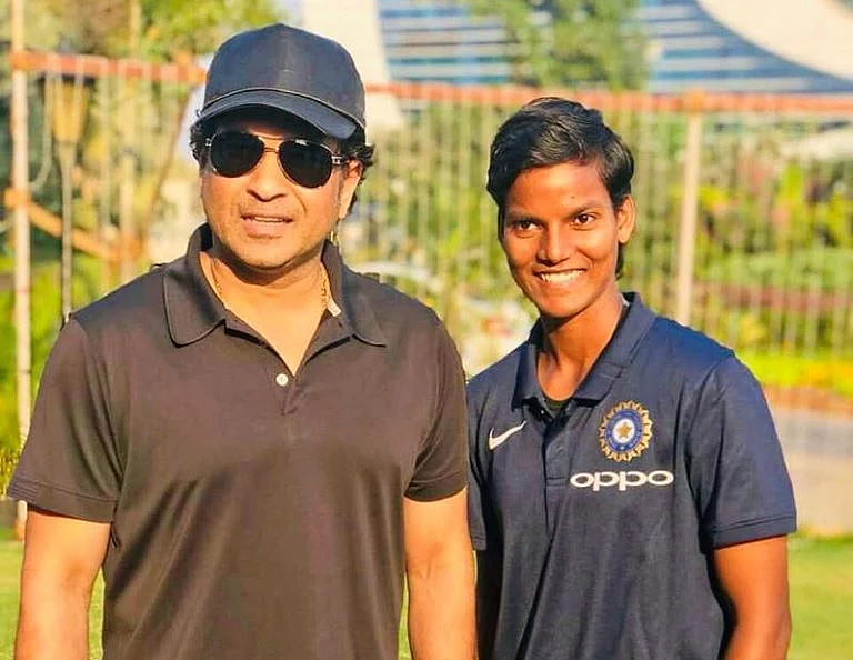 சச்சினுடன் தீப்தி ஷர்மா