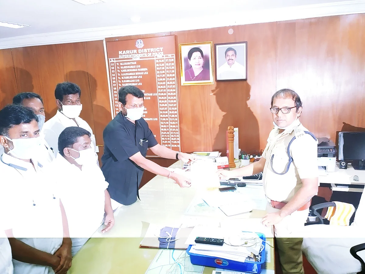 எஸ்.பியிடம் புகார் கொடுக்கும் செந்தில் பாலாஜி