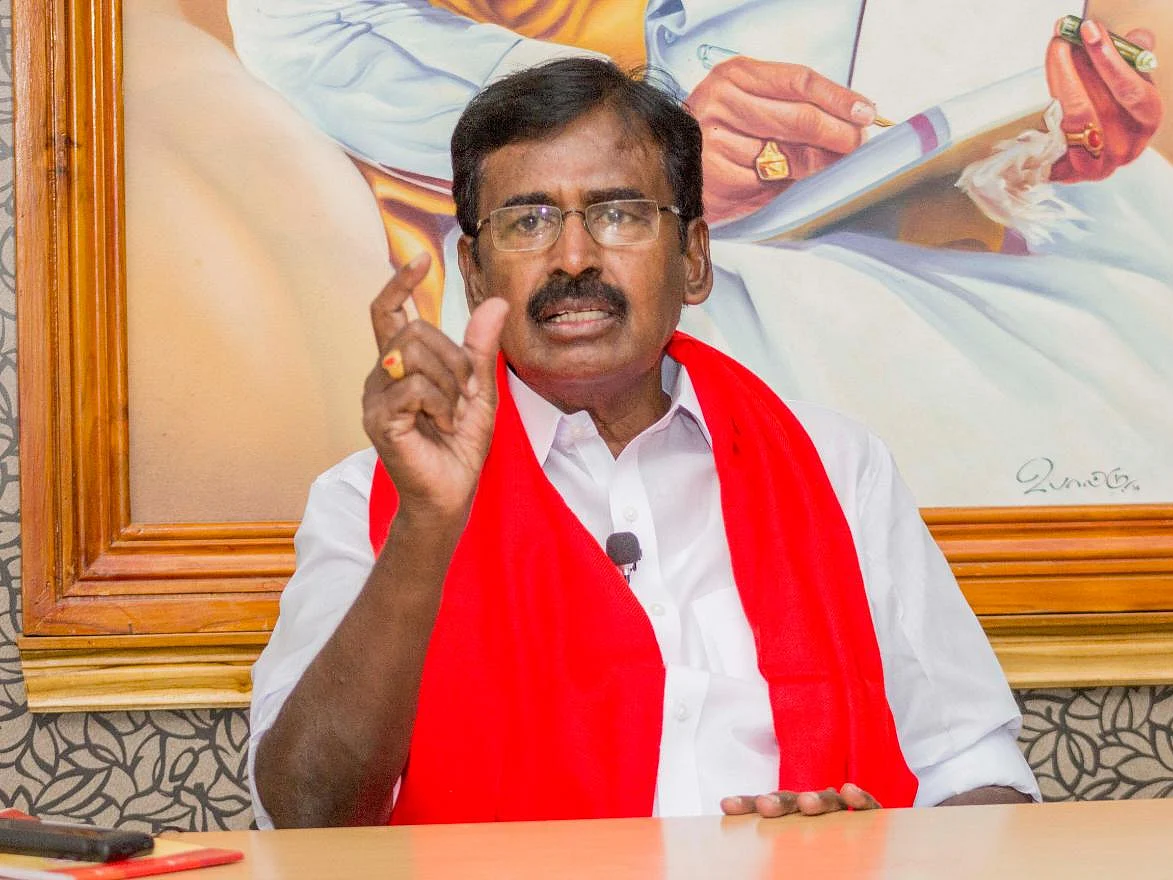 `என்னைப் பற்றிக் குறைகூறிய அந்தத் தம்பி!' -பட்டுக்கோட்டை நிர்வாகி புகாருக்குப் பழநிமாணிக்கம் பதில்