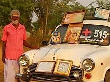 `என்னோட காரை யாரும் தடுத்து நிறுத்த மாட்டாங்க!'- ஊரடங்கு நேரத்தில் உதவிக்கரம் நீட்டும் 515 கணேசன்