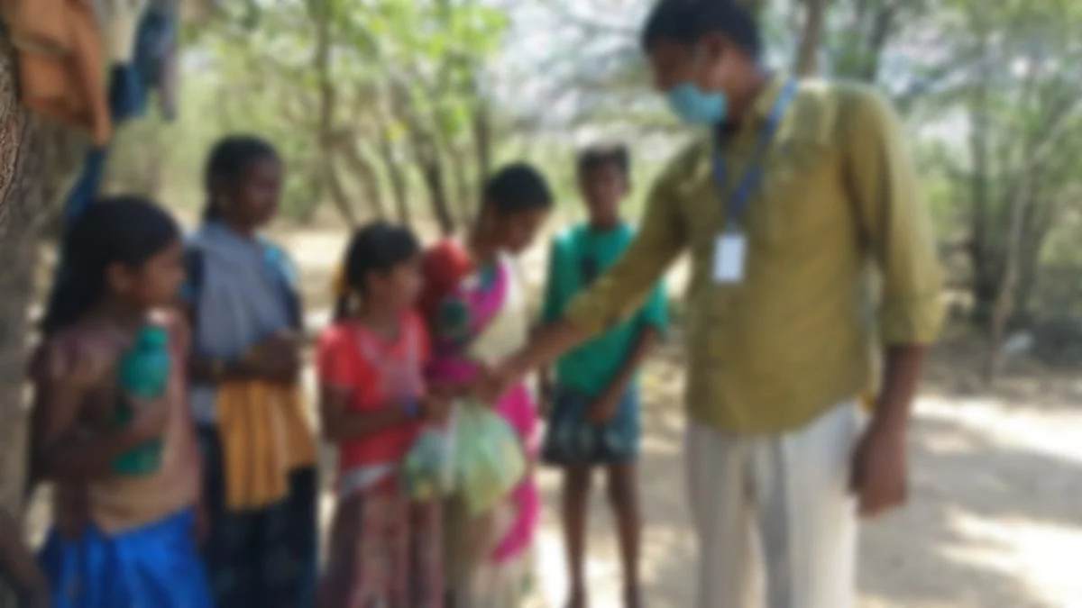 குடும்பத்தினருடன் தாய் சித்ரா