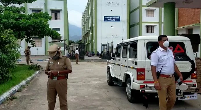 தனிமைப்படுத்தல் முகாம்