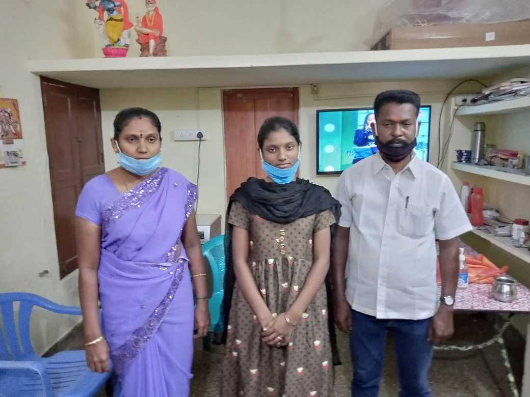 `பிரதமர் பாராட்டியதை நம்ப முடியல; எதையும் எதிர்பார்த்து உதவி செய்யல!’ - நெகிழும் `சலூன்கடை’ மோகன்