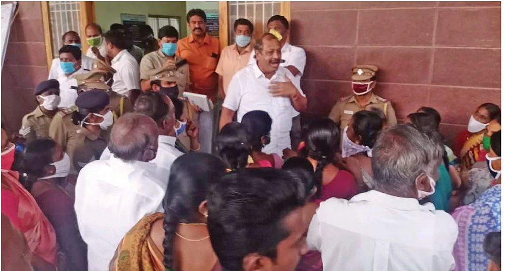 திருச்செங்கோட்டை அதிரவைக்கும் அரசியல் குஸ்தி!