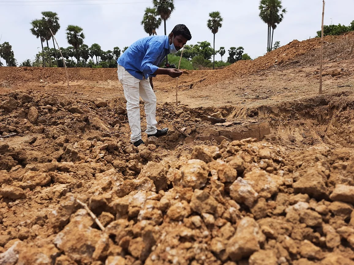 குளத்தில் ஆய்வு