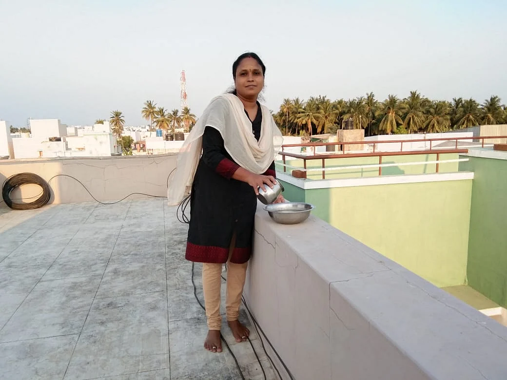 தண்ணீர் வைக்கும் வனிதா