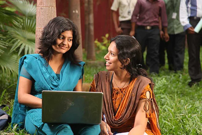 ஆன்லைன் எக்ஸாம் எழுதுங்க! இலவசமாய்க் கல்லூரியில் சேருங்க! #VelsVSatExam