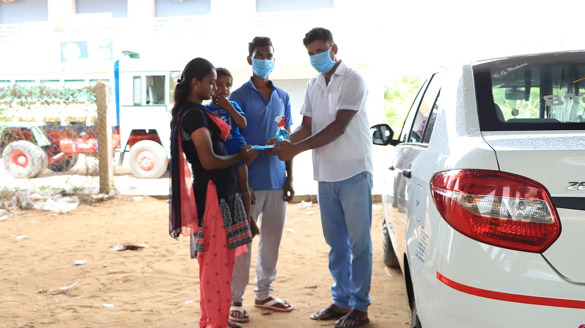 பயணிகளுக்கு மாஸ்க்
