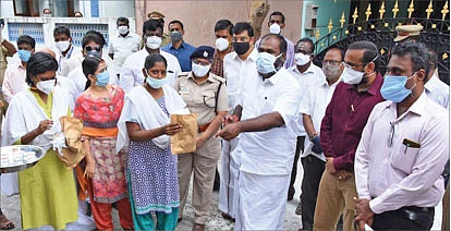 படம்: நன்றி ‘நமது அம்மா’