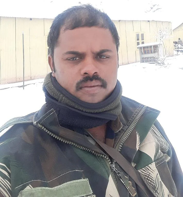 வீரமரணமடைந்த ராணுவ வீரர் பழனி!