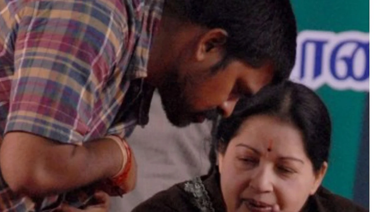 ஜெயலலிதாவுடன் பூங்குன்றன்