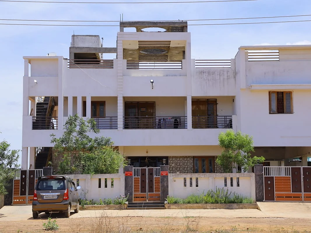 `காரில் வந்த 4 பேர்; வழக்கு 2 பேர் மீது மட்டுமே?’ - தஞ்சை வடமாநிலப் பெண் வன்கொடுமை விவகார சர்ச்சை